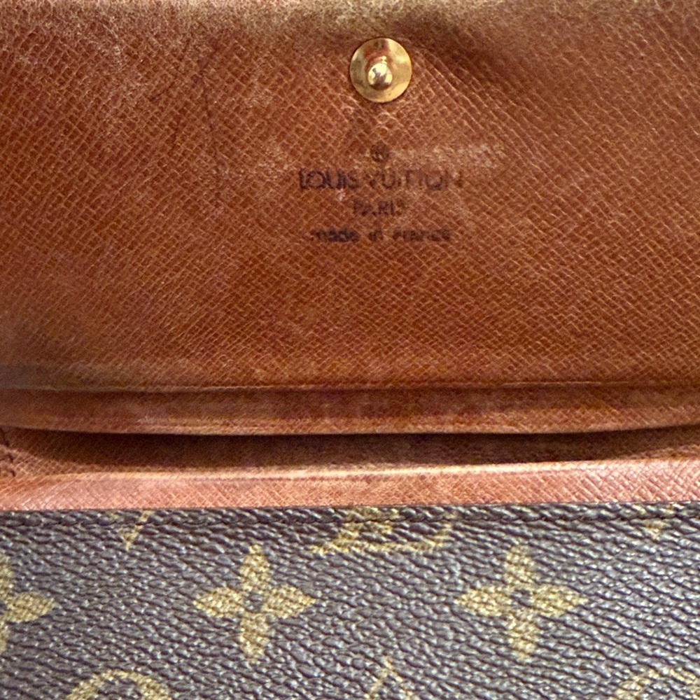 Louis Vuitton Vintage Monogram Wallet - Picture 8 of 11